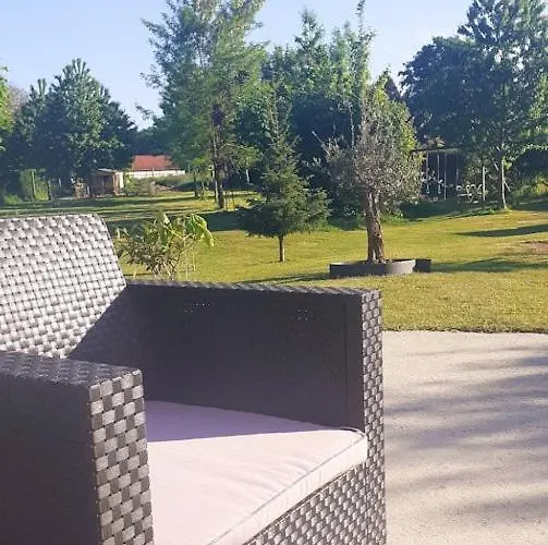 La Bergeronnette Bed & Breakfast Doudelainville